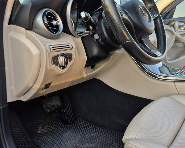 Синій Мерседес Ц-Клас, об'ємом двигуна 1.99 л та пробігом 140 тис. км за 17500 $, фото 30 на Automoto.ua