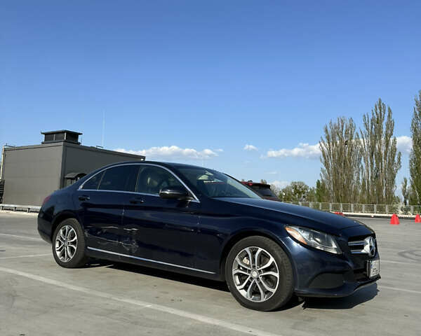 Синій Мерседес Ц-Клас, об'ємом двигуна 2 л та пробігом 120 тис. км за 18500 $, фото 1 на Automoto.ua
