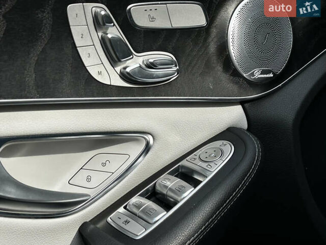 Синий Мерседес Ц-Класс, объемом двигателя 3 л и пробегом 54 тыс. км за 33799 $, фото 6 на Automoto.ua