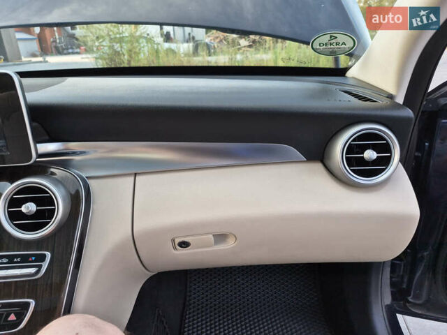 Синій Мерседес Ц-Клас, об'ємом двигуна 1.99 л та пробігом 140 тис. км за 17500 $, фото 98 на Automoto.ua