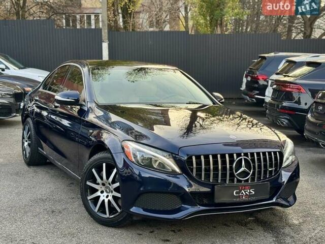 Синій Мерседес Ц-Клас, об'ємом двигуна 2 л та пробігом 150 тис. км за 18900 $, фото 5 на Automoto.ua