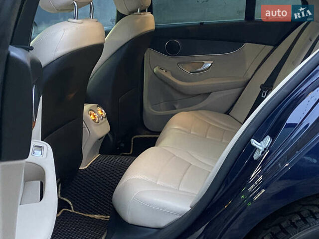 Синий Мерседес Ц-Класс, объемом двигателя 1.99 л и пробегом 190 тыс. км за 20000 $, фото 11 на Automoto.ua