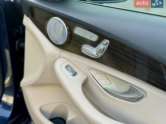 Синій Мерседес Ц-Клас, об'ємом двигуна 2 л та пробігом 150 тис. км за 18900 $, фото 23 на Automoto.ua