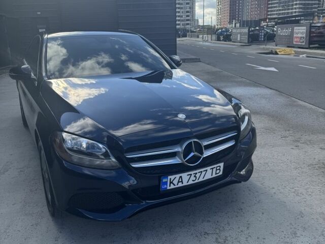 Синий Мерседес Ц-Класс, объемом двигателя 2 л и пробегом 72 тыс. км за 20300 $, фото 1 на Automoto.ua