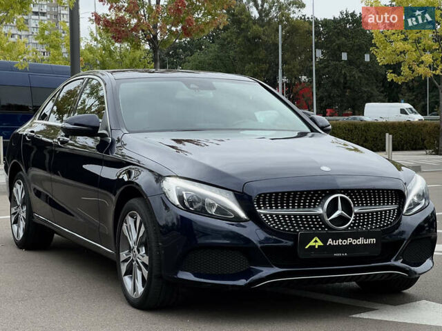 Синій Мерседес Ц-Клас, об'ємом двигуна 1.99 л та пробігом 132 тис. км за 18800 $, фото 2 на Automoto.ua