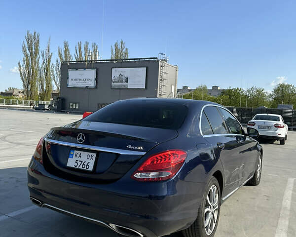 Синій Мерседес Ц-Клас, об'ємом двигуна 2 л та пробігом 120 тис. км за 18500 $, фото 3 на Automoto.ua