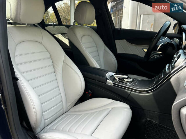 Синий Мерседес Ц-Класс, объемом двигателя 3 л и пробегом 54 тыс. км за 33799 $, фото 13 на Automoto.ua