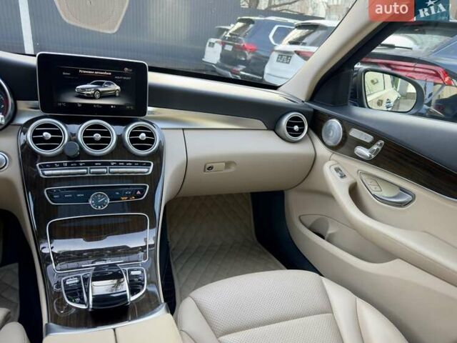 Синій Мерседес Ц-Клас, об'ємом двигуна 2 л та пробігом 150 тис. км за 18900 $, фото 26 на Automoto.ua