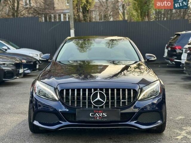 Синій Мерседес Ц-Клас, об'ємом двигуна 2 л та пробігом 150 тис. км за 18900 $, фото 1 на Automoto.ua