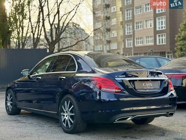 Синій Мерседес Ц-Клас, об'ємом двигуна 2 л та пробігом 150 тис. км за 18900 $, фото 11 на Automoto.ua