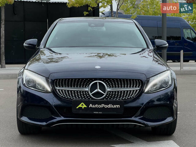 Синій Мерседес Ц-Клас, об'ємом двигуна 1.99 л та пробігом 132 тис. км за 18800 $, фото 1 на Automoto.ua