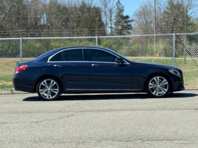 Синий Мерседес Ц-Класс, объемом двигателя 2 л и пробегом 75 тыс. км за 4700 $, фото 3 на Automoto.ua