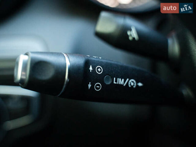 Синий Мерседес Ц-Класс, объемом двигателя 1.6 л и пробегом 55 тыс. км за 19950 $, фото 35 на Automoto.ua