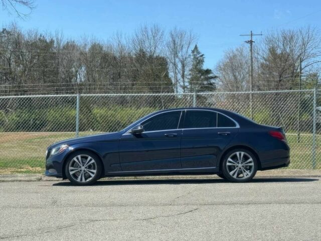 Синий Мерседес Ц-Класс, объемом двигателя 2 л и пробегом 75 тыс. км за 4700 $, фото 4 на Automoto.ua