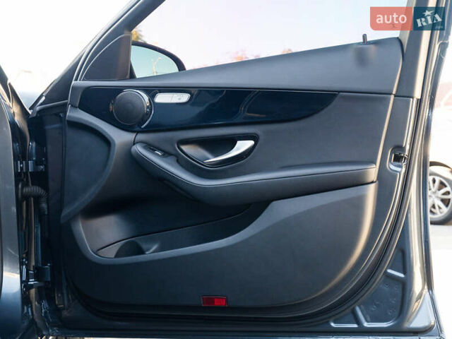 Синий Мерседес Ц-Класс, объемом двигателя 1.6 л и пробегом 55 тыс. км за 19950 $, фото 29 на Automoto.ua