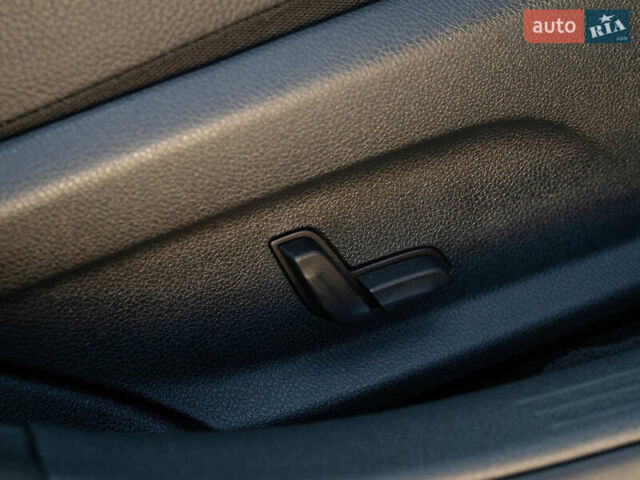 Синий Мерседес Ц-Класс, объемом двигателя 1.6 л и пробегом 55 тыс. км за 19950 $, фото 28 на Automoto.ua