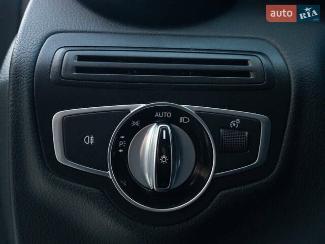 Синий Мерседес Ц-Класс, объемом двигателя 1.6 л и пробегом 55 тыс. км за 19950 $, фото 18 на Automoto.ua