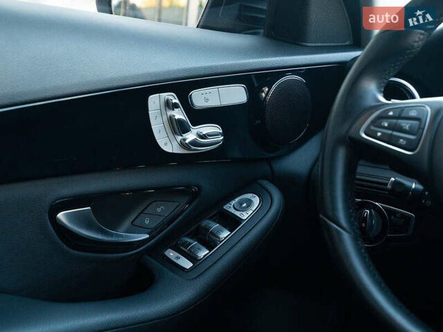 Синий Мерседес Ц-Класс, объемом двигателя 1.6 л и пробегом 55 тыс. км за 19950 $, фото 22 на Automoto.ua