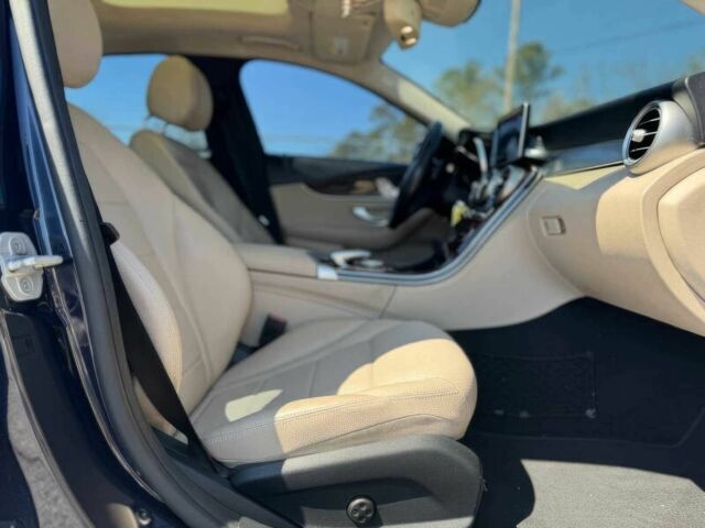 Синий Мерседес Ц-Класс, объемом двигателя 2 л и пробегом 75 тыс. км за 4700 $, фото 9 на Automoto.ua