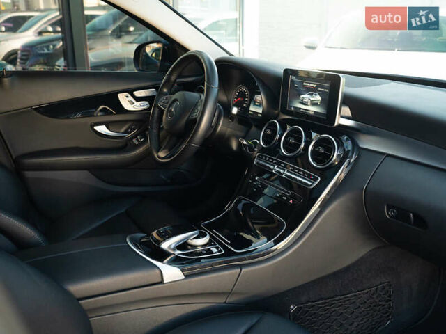 Синий Мерседес Ц-Класс, объемом двигателя 1.6 л и пробегом 55 тыс. км за 19950 $, фото 42 на Automoto.ua