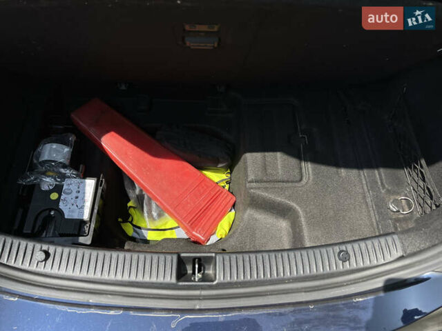 Синій Мерседес Ц-Клас, об'ємом двигуна 1.6 л та пробігом 166 тис. км за 23990 $, фото 43 на Automoto.ua