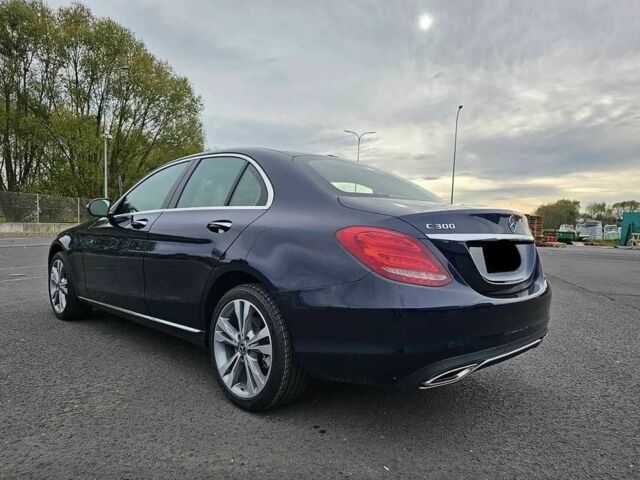 Синій Мерседес Ц-Клас, об'ємом двигуна 2 л та пробігом 88 тис. км за 16900 $, фото 3 на Automoto.ua