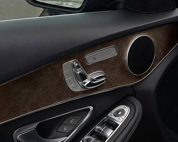 Синий Мерседес Ц-Класс, объемом двигателя 2 л и пробегом 94 тыс. км за 23500 $, фото 5 на Automoto.ua