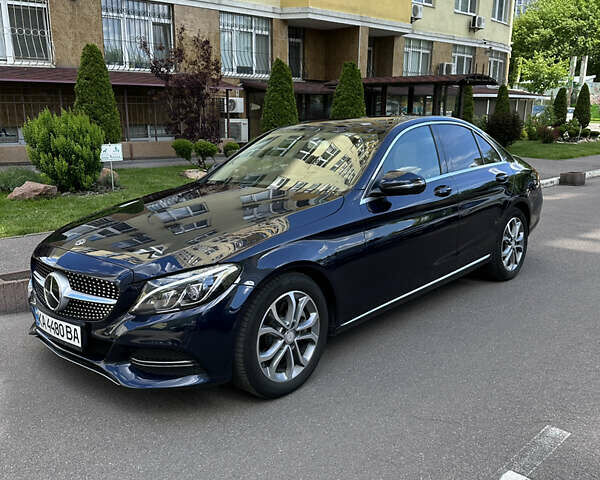 Синий Мерседес Ц-Класс, объемом двигателя 1.99 л и пробегом 118 тыс. км за 22500 $, фото 2 на Automoto.ua