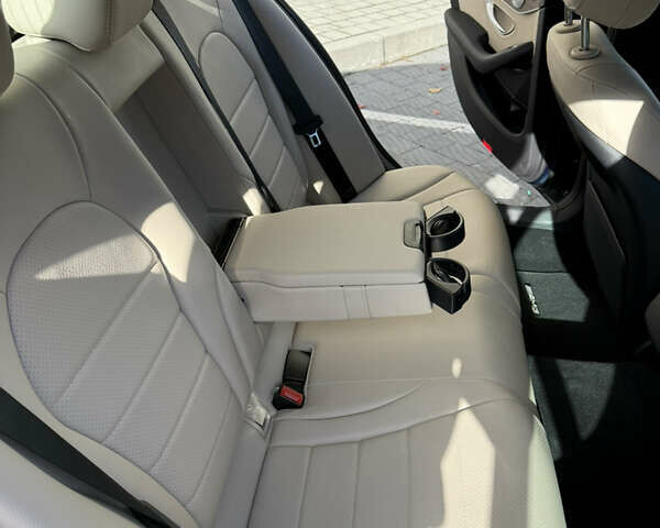 Мерседес Ц-Класс 2019 в Львове на Automoto.ua Синий Мерседес Ц-Класс, объемом двигателя 1.99 л и пробегом 67 тыс. км за 28000 $, фото 47 на Automoto.ua