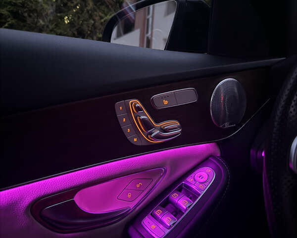 Мерседес Ц-Класс 2019 в Львове на Automoto.ua Синий Мерседес Ц-Класс, объемом двигателя 1.99 л и пробегом 67 тыс. км за 28000 $, фото 18 на Automoto.ua