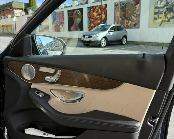 Мерседес Ц-Класс 2019 в Львове на Automoto.ua Синий Мерседес Ц-Класс, объемом двигателя 1.99 л и пробегом 67 тыс. км за 28000 $, фото 43 на Automoto.ua