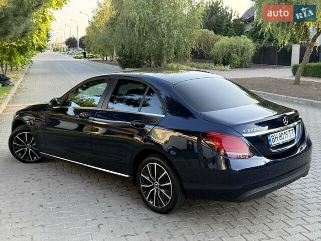 Синій Мерседес Ц-Клас, об'ємом двигуна 1.95 л та пробігом 55 тис. км за 29999 $, фото 3 на Automoto.ua