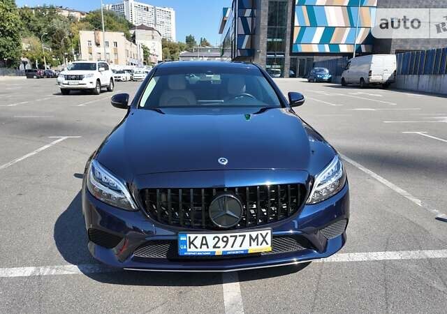Синій Мерседес Ц-Клас, об'ємом двигуна 1.99 л та пробігом 98 тис. км за 28000 $, фото 3 на Automoto.ua