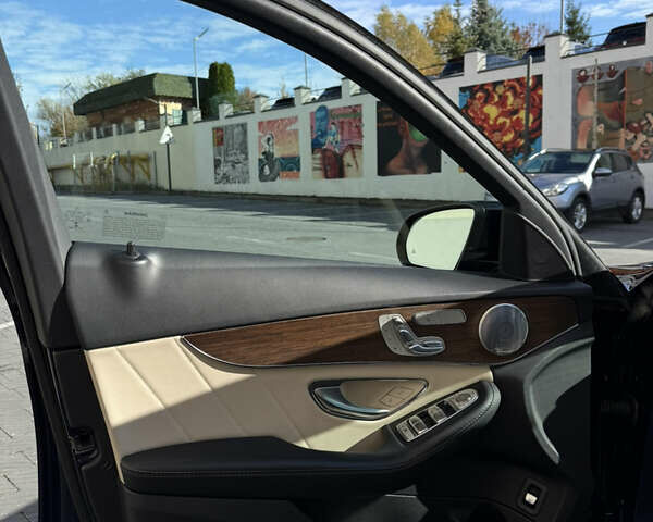 Мерседес Ц-Класс 2019 в Львове на Automoto.ua Синий Мерседес Ц-Класс, объемом двигателя 1.99 л и пробегом 67 тыс. км за 28000 $, фото 49 на Automoto.ua