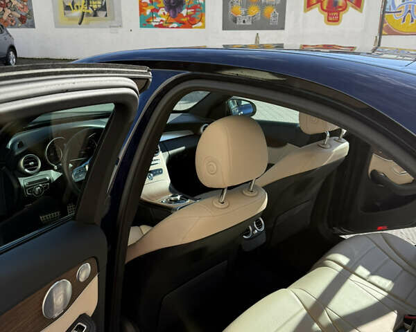 Мерседес Ц-Класс 2019 в Львове на Automoto.ua Синий Мерседес Ц-Класс, объемом двигателя 1.99 л и пробегом 67 тыс. км за 28000 $, фото 14 на Automoto.ua