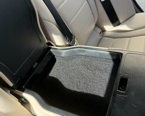 Мерседес Ц-Класс 2019 в Львове на Automoto.ua Синий Мерседес Ц-Класс, объемом двигателя 1.99 л и пробегом 67 тыс. км за 28000 $, фото 45 на Automoto.ua