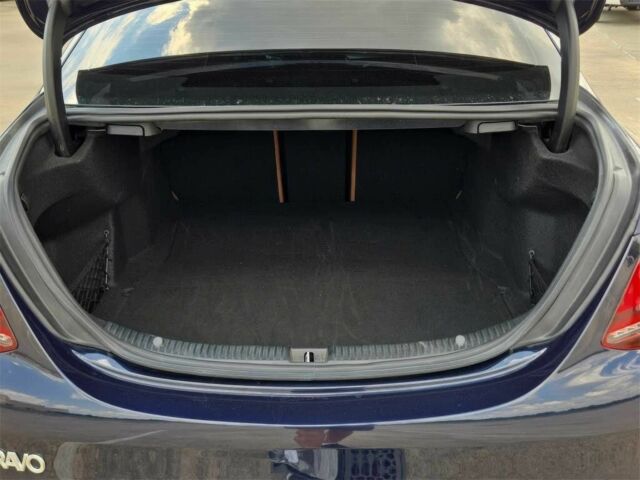 Синий Мерседес Ц-Класс, объемом двигателя 3 л и пробегом 32 тыс. км за 19000 $, фото 16 на Automoto.ua