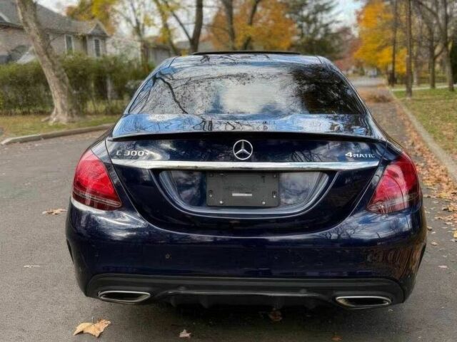 Синий Мерседес Ц-Класс, объемом двигателя 2 л и пробегом 40 тыс. км за 3500 $, фото 5 на Automoto.ua