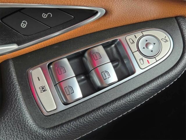 Синий Мерседес Ц-Класс, объемом двигателя 3 л и пробегом 32 тыс. км за 19000 $, фото 10 на Automoto.ua