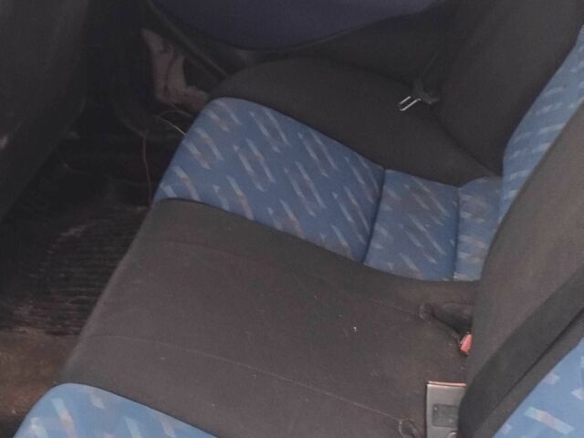 Синій Мерседес Ц-Клас, об'ємом двигуна 1.8 л та пробігом 2 тис. км за 1000 $, фото 5 на Automoto.ua