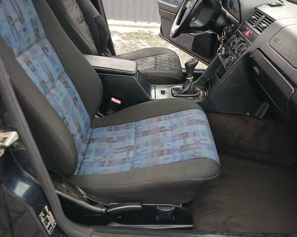 Синий Мерседес Ц-Класс, объемом двигателя 2 л и пробегом 350 тыс. км за 2500 $, фото 32 на Automoto.ua