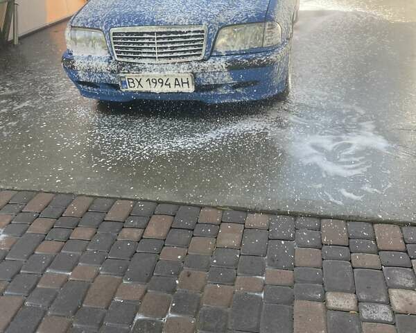 Синий Мерседес Ц-Класс, объемом двигателя 1.8 л и пробегом 369 тыс. км за 3300 $, фото 14 на Automoto.ua