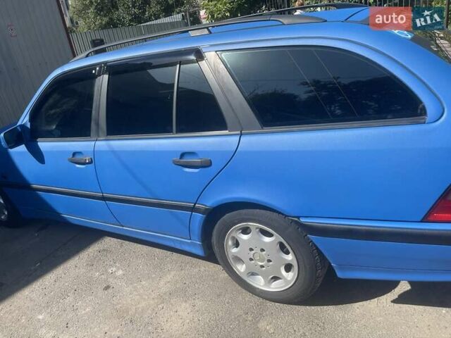 Синий Мерседес Ц-Класс, объемом двигателя 1.8 л и пробегом 369 тыс. км за 3300 $, фото 6 на Automoto.ua