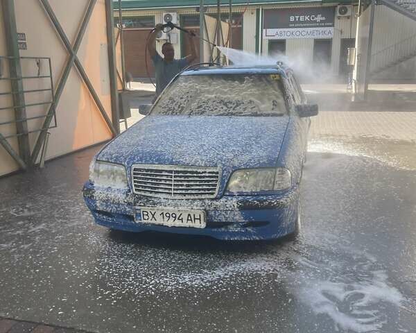 Синий Мерседес Ц-Класс, объемом двигателя 1.8 л и пробегом 369 тыс. км за 3300 $, фото 13 на Automoto.ua