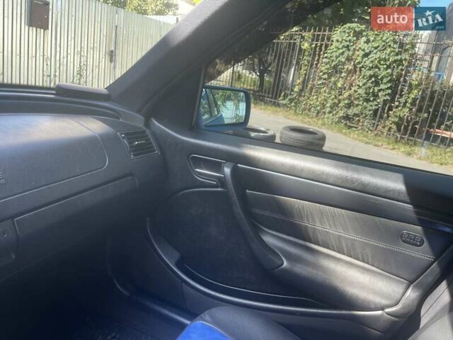 Синий Мерседес Ц-Класс, объемом двигателя 1.8 л и пробегом 369 тыс. км за 3300 $, фото 4 на Automoto.ua