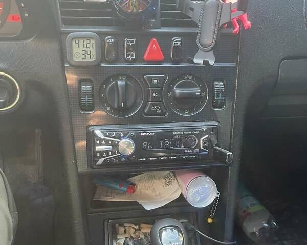 Синий Мерседес Ц-Класс, объемом двигателя 1.8 л и пробегом 369 тыс. км за 3300 $, фото 2 на Automoto.ua