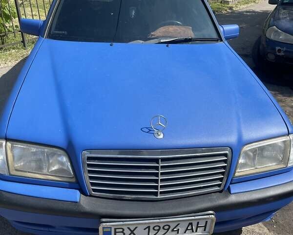 Синий Мерседес Ц-Класс, объемом двигателя 1.8 л и пробегом 369 тыс. км за 3300 $, фото 19 на Automoto.ua