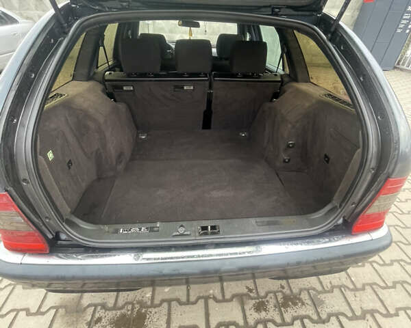 Синій Мерседес Ц-Клас, об'ємом двигуна 2 л та пробігом 460 тис. км за 3100 $, фото 8 на Automoto.ua