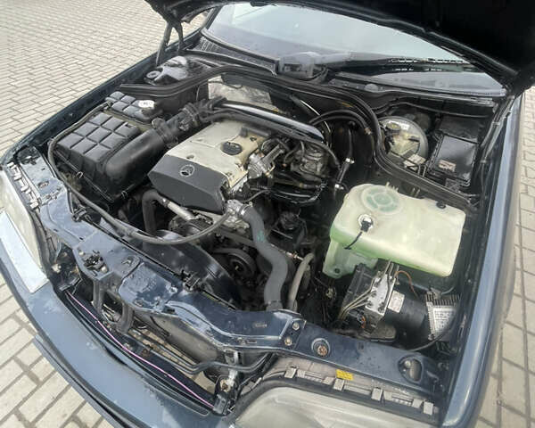 Синій Мерседес Ц-Клас, об'ємом двигуна 2 л та пробігом 460 тис. км за 3100 $, фото 17 на Automoto.ua