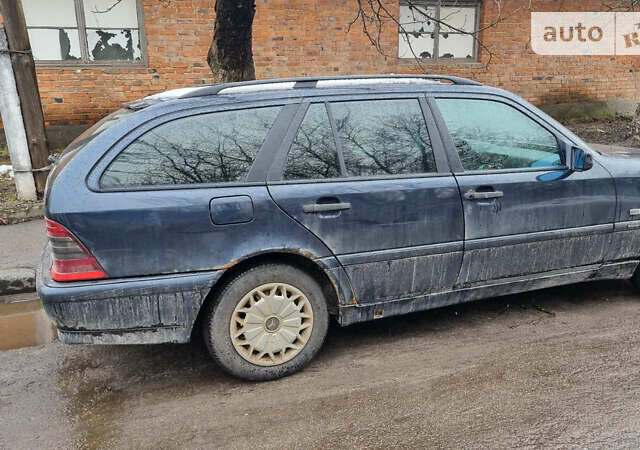 Синій Мерседес Ц-Клас, об'ємом двигуна 1.8 л та пробігом 310 тис. км за 1850 $, фото 5 на Automoto.ua